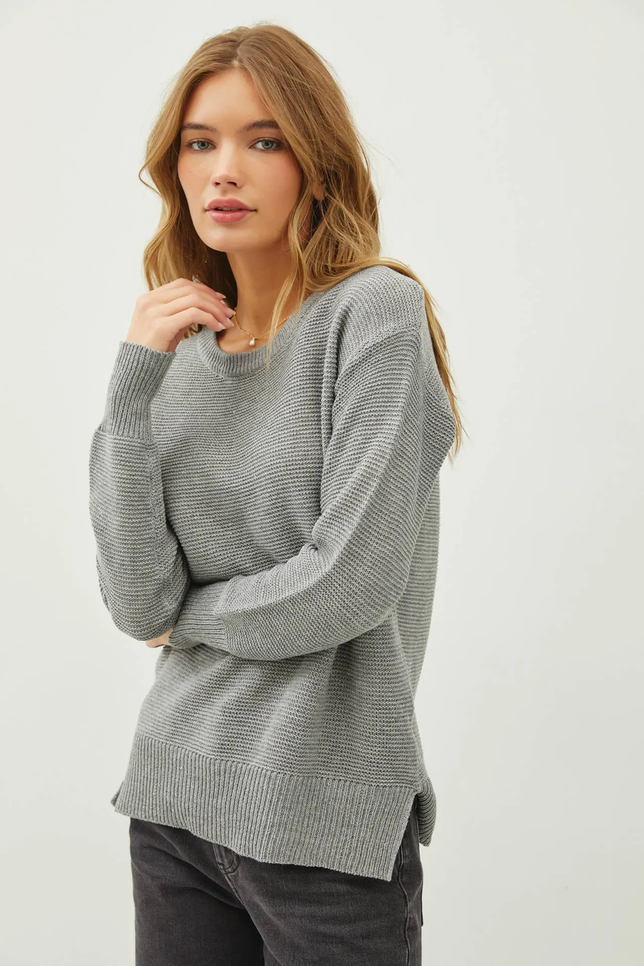 BASIC ROUND NECK BOYFRIEND FIT SWEATER