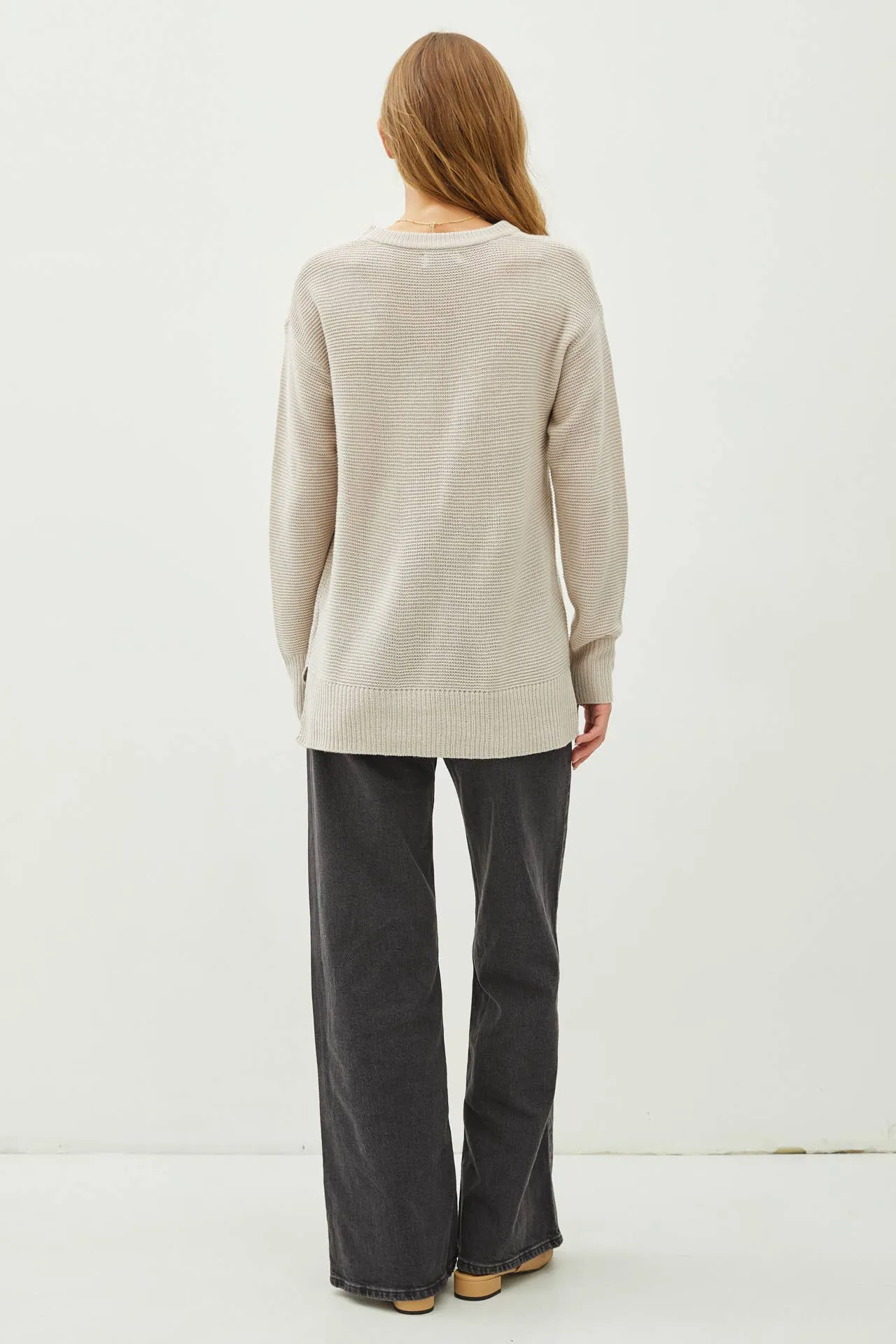 BASIC ROUND NECK BOYFRIEND FIT SWEATER