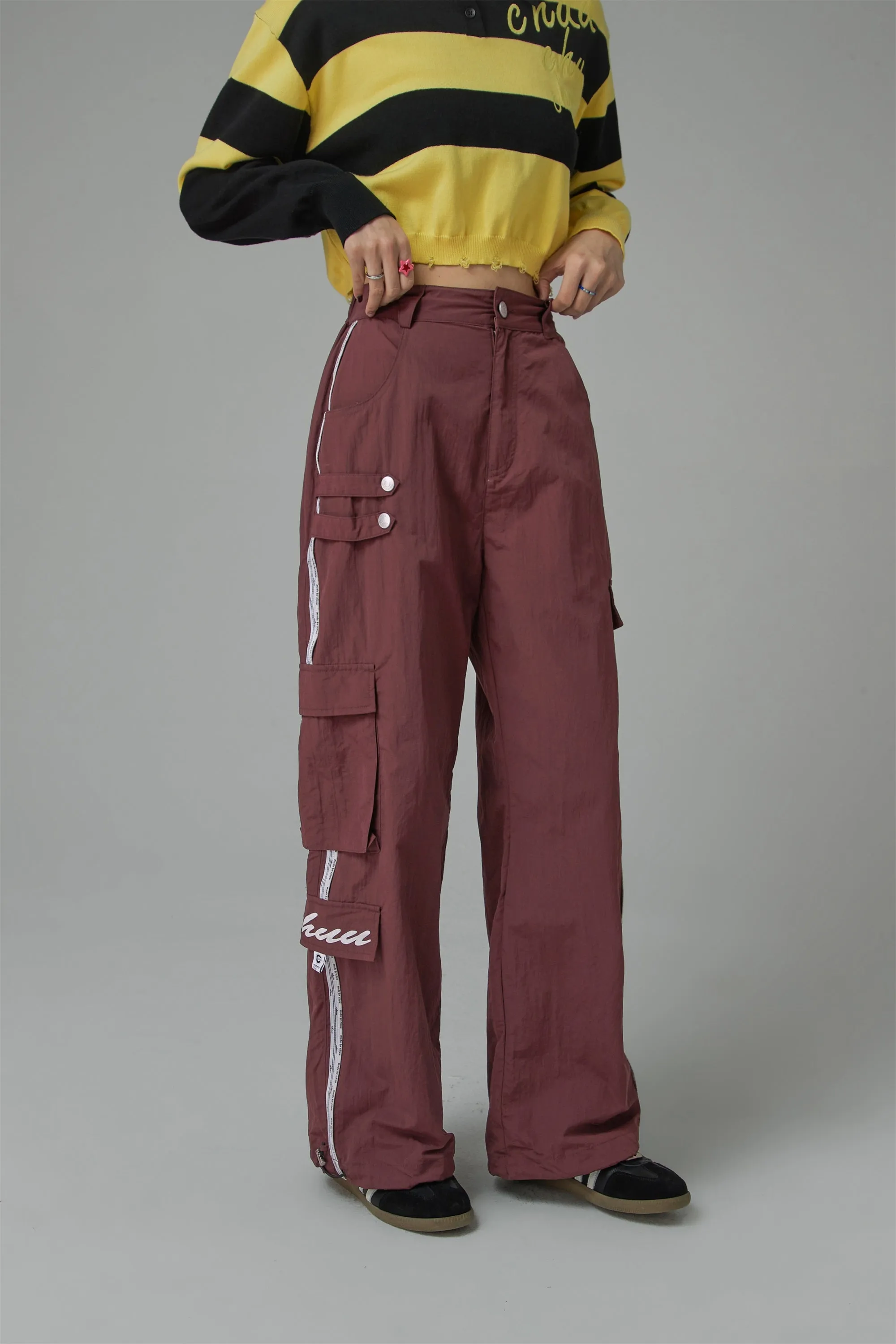 Chuu Lettering Two Way Leg Wide Cargo Pants