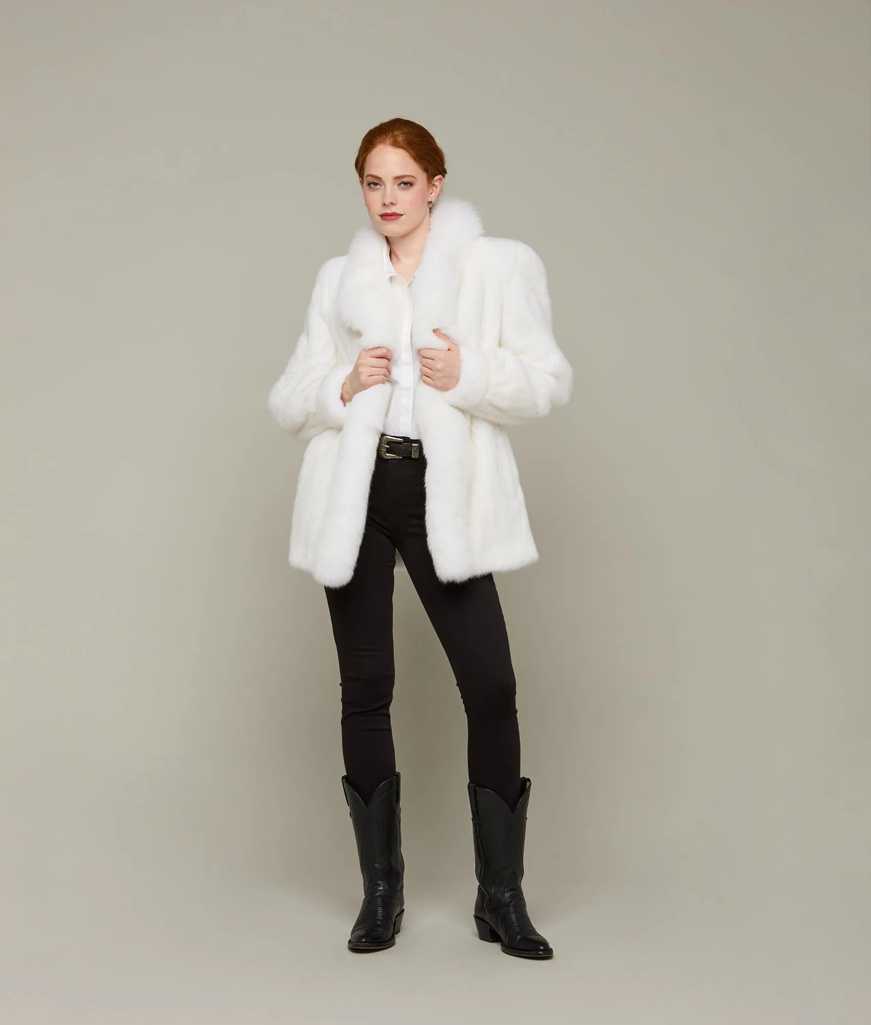 Luxurious White Mink Fur Coat for Women - Stylish and Warm Outerwear