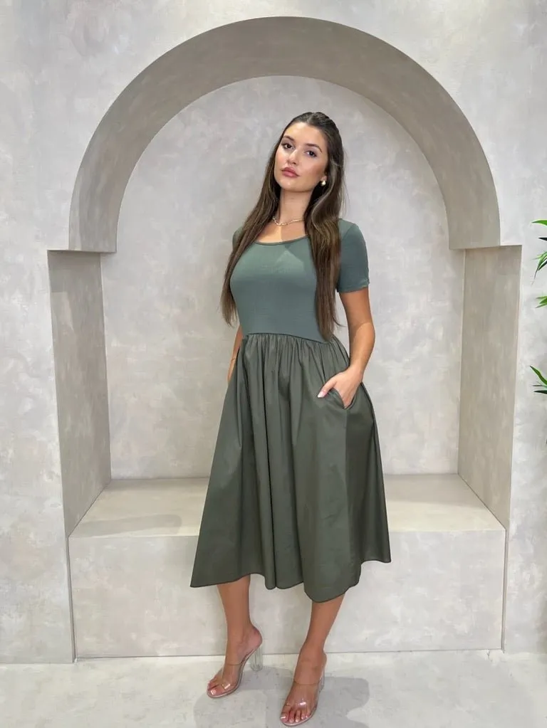 Short Sleeve Puff Midi Dress