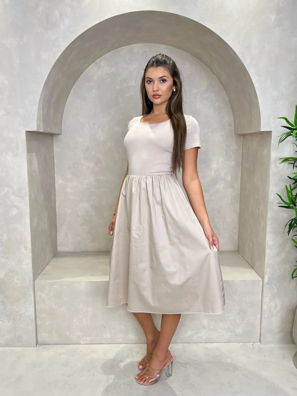 Short Sleeve Puff Midi Dress